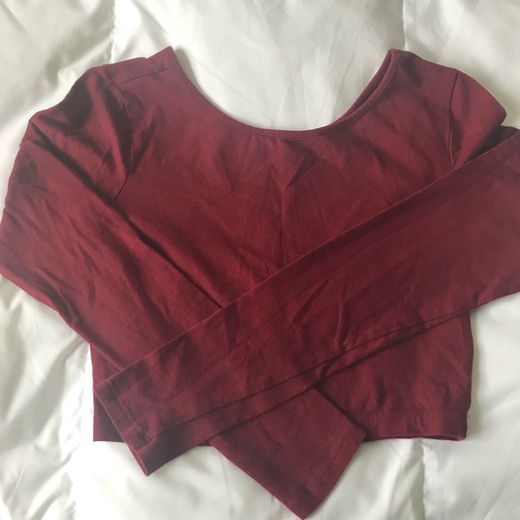 Forever 21 Tops - Women’s crop top